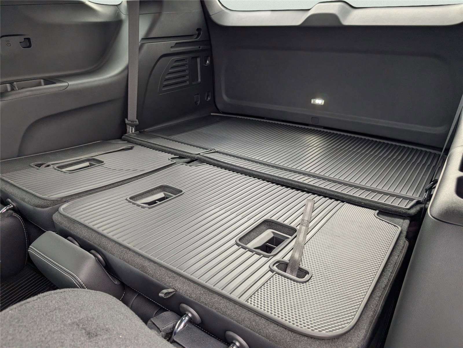 New 2026 Chevrolet Traverse LT w/ Sun and Wheel Package image 16