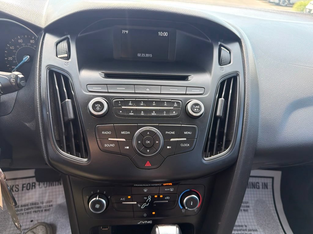 Used 2015 Ford Focus SE FWD image 25