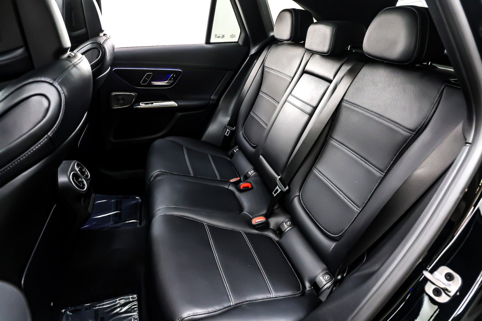 Used 2024 Mercedes-Benz GLC 300 image 9