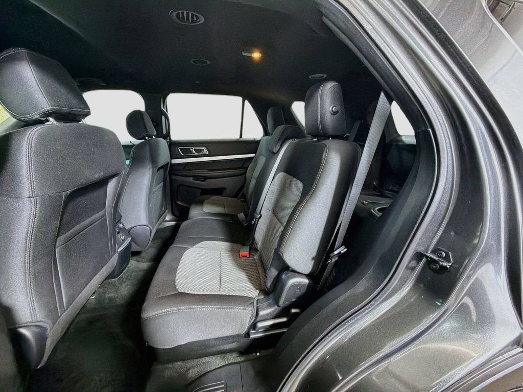 Used 2016 Ford Explorer XLT AWD/4WD image 23