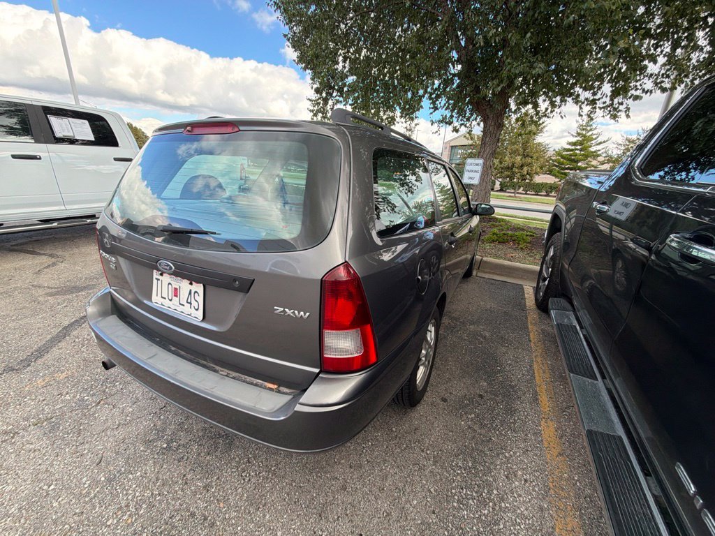 Used 2005 Ford Focus ZXW Wagon FWD image 9