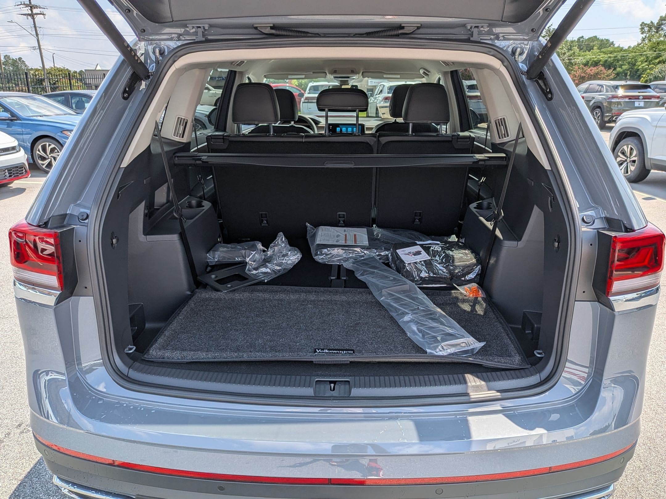 New 2026 Volkswagen Atlas SE FWD image 31