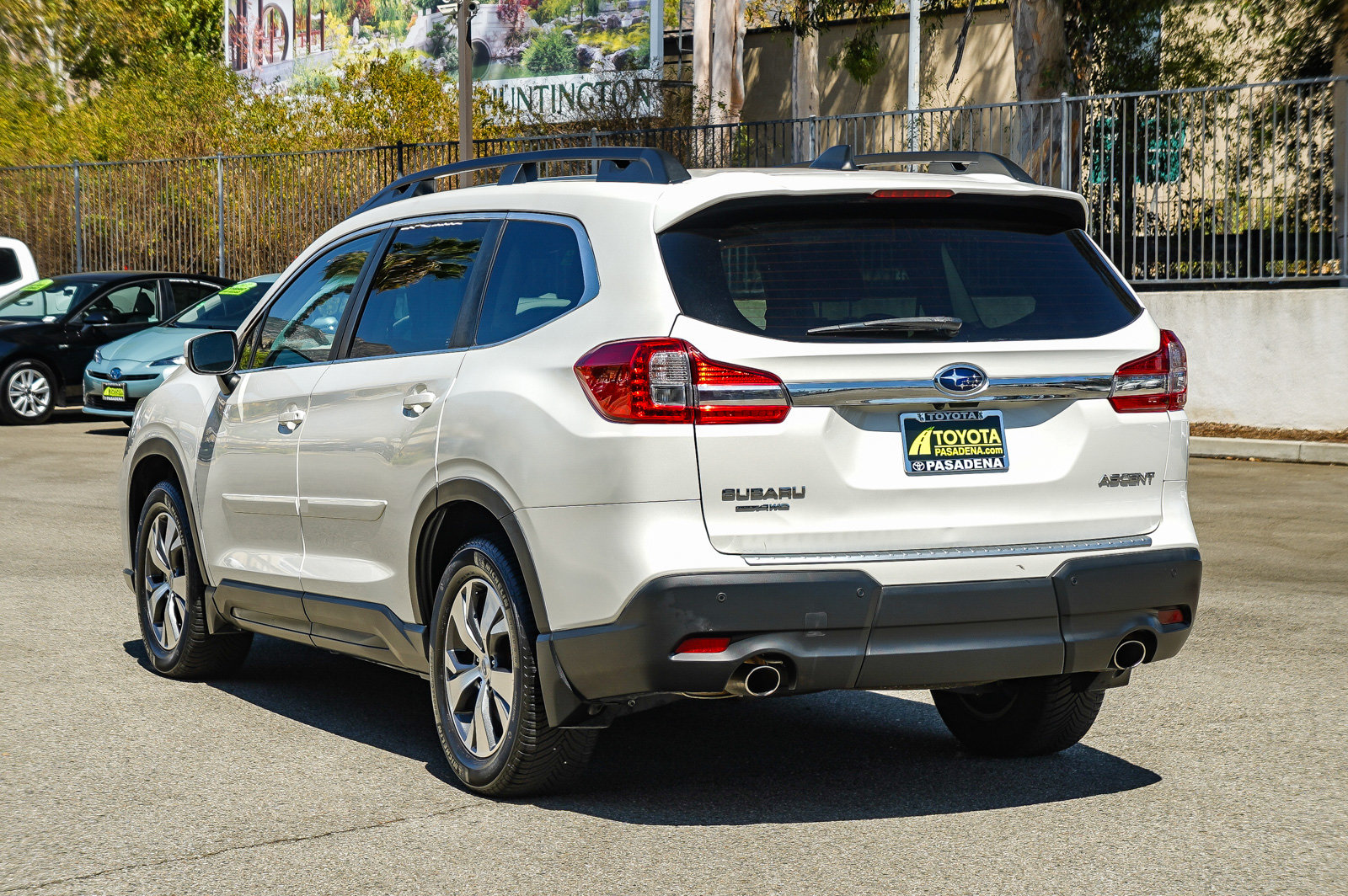Used 2020 Subaru Ascent Premium w/ Convenience Package AWD/4WD image 6