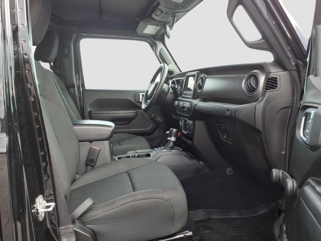 Used 2022 Jeep Gladiator Sport image 11