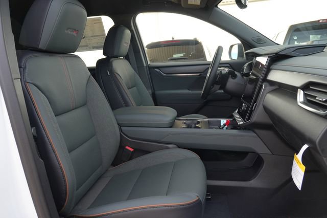 New 2026 GMC Acadia AT4 w/ Luxury Package image 17