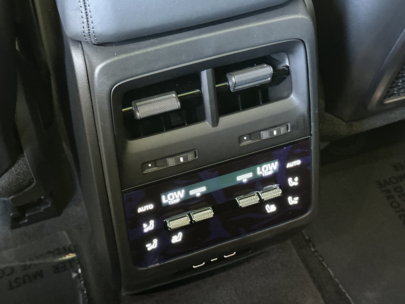 Certified 2025 Porsche Macan Electric RWD image 15