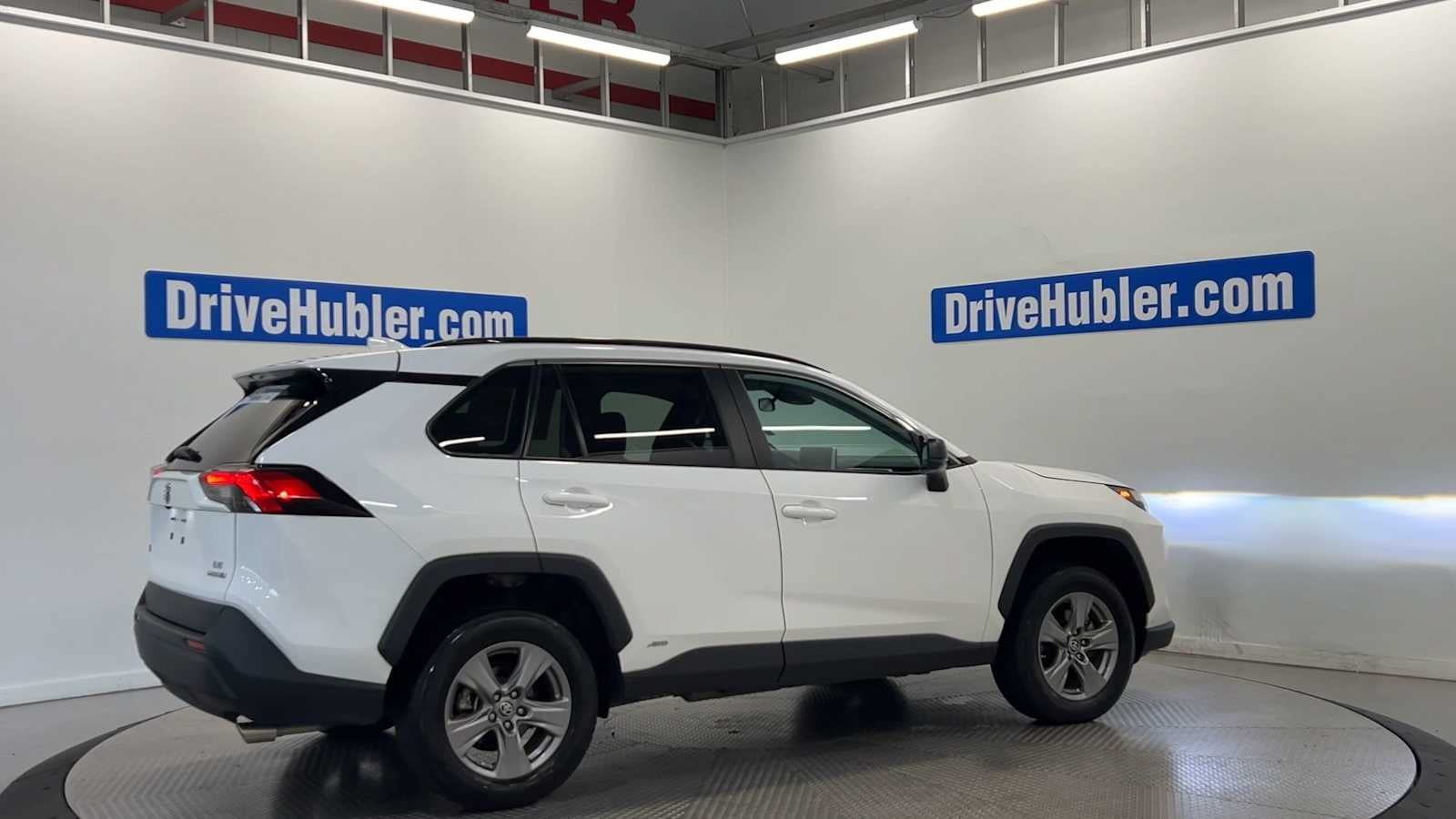 Used 2023 Toyota RAV4 LE AWD/4WD image 8