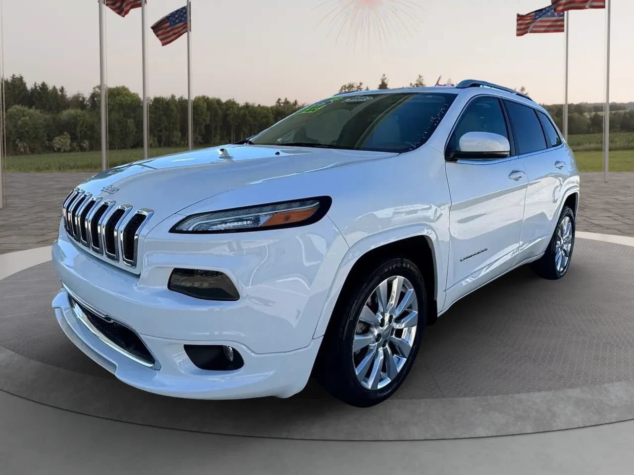 Used 2016 Jeep Cherokee Overland FWD image 1