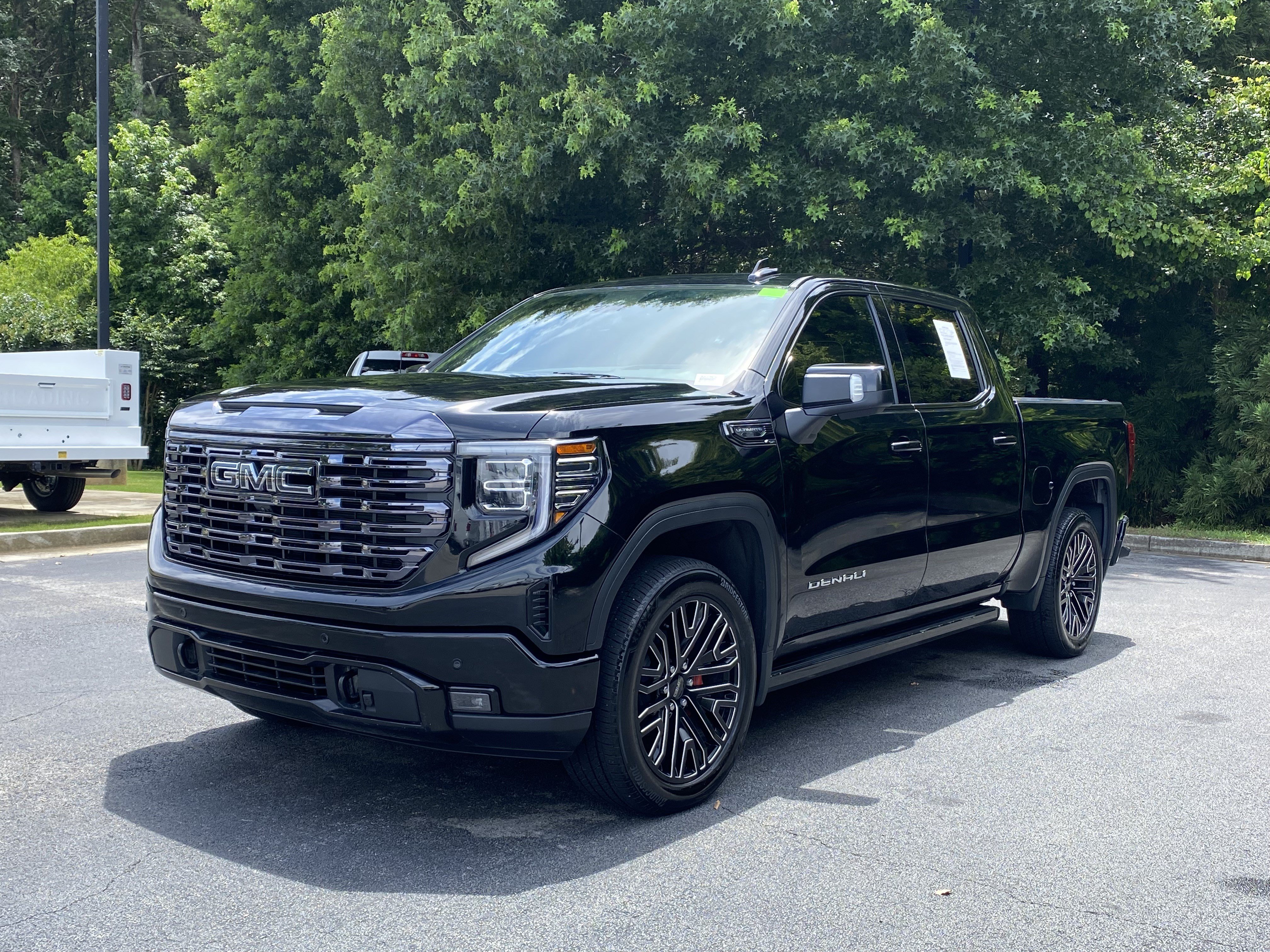 Used 2022 GMC Sierra 1500 Denali Ultimate AWD/4WD image 5