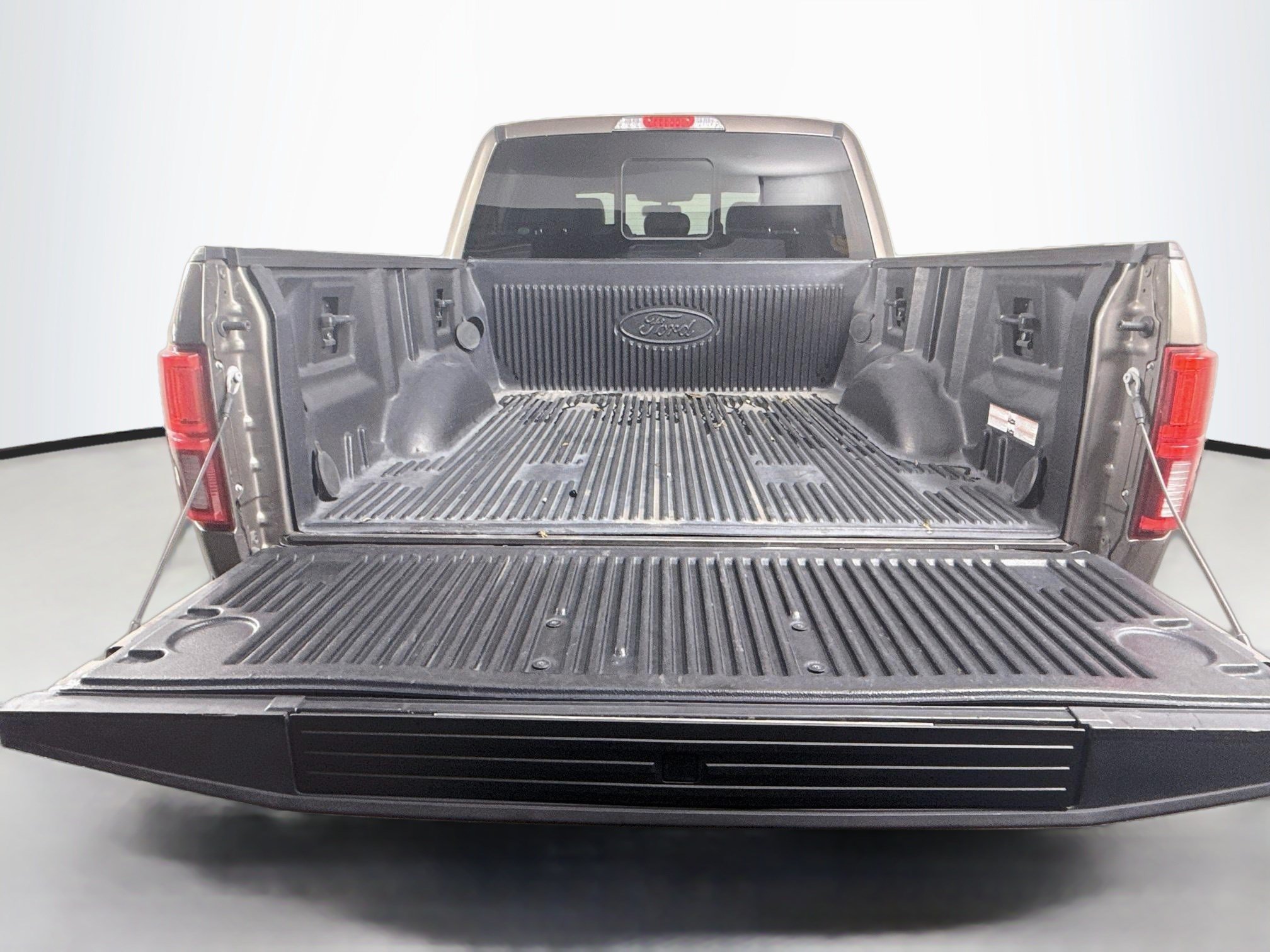 Used 2019 Ford F150 King Ranch w/ Equipment Group 601A Luxury AWD/4WD image 35
