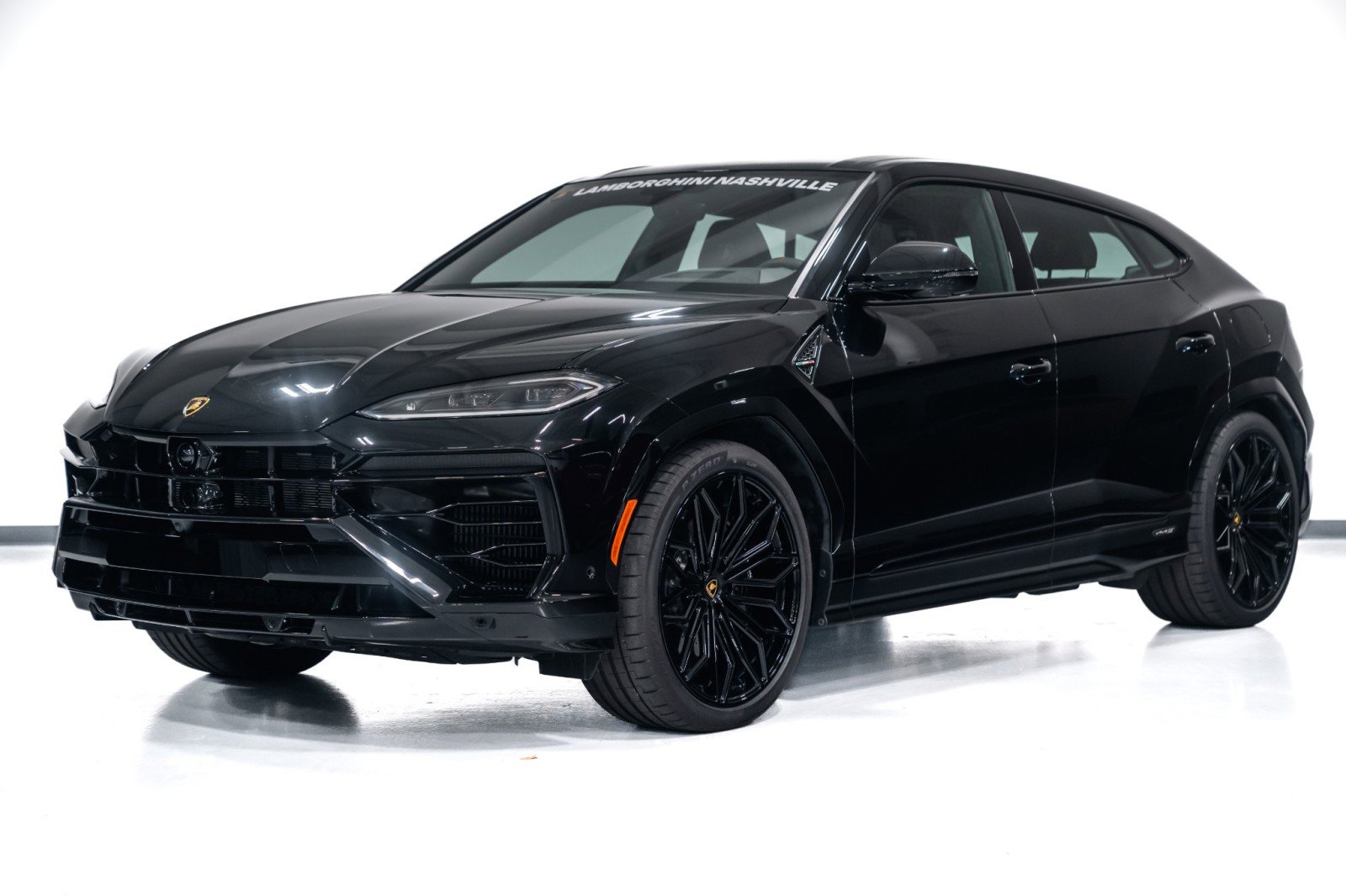Used 2025 Lamborghini Urus SE image 4