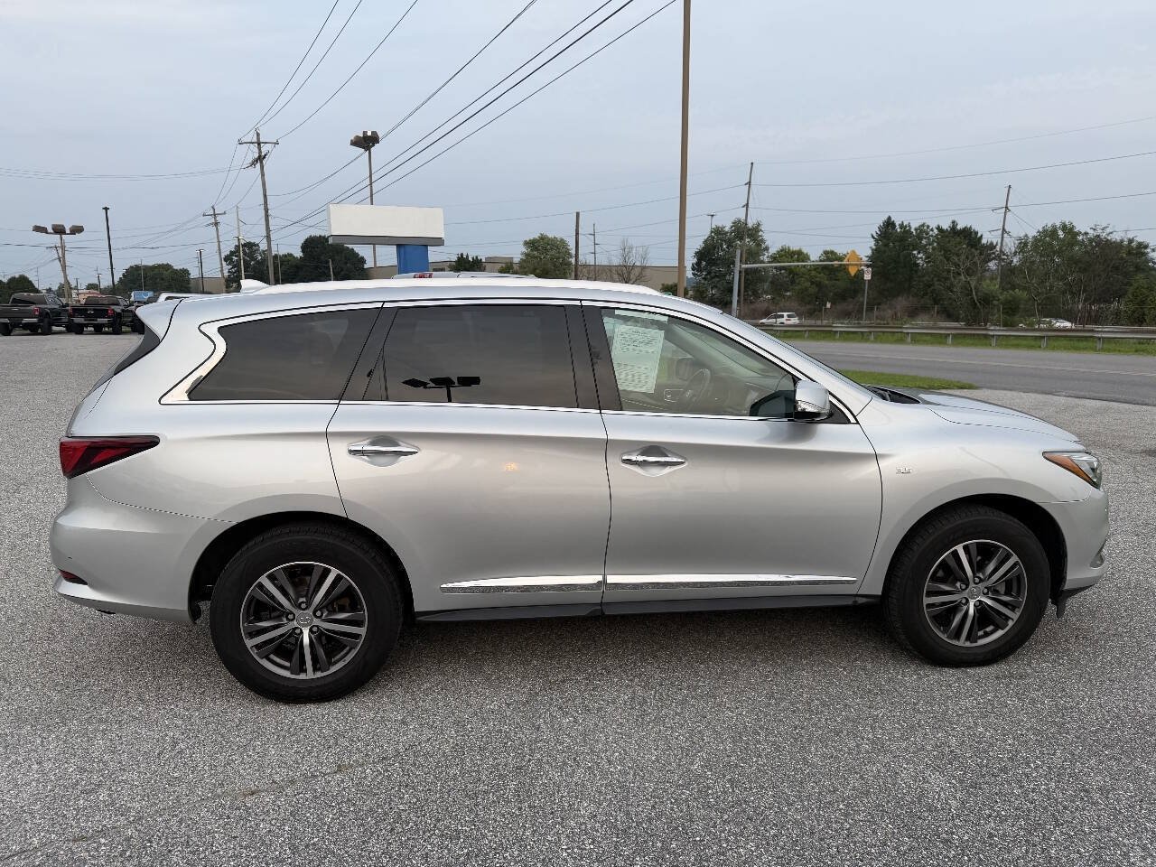 Used 2019 INFINITI QX60 Luxe w/ Essential Package AWD/4WD image 6