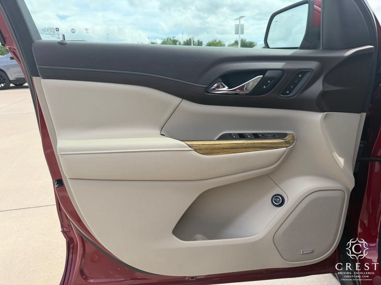 Used 2019 GMC Acadia Denali w/ Technology Package FWD image 10