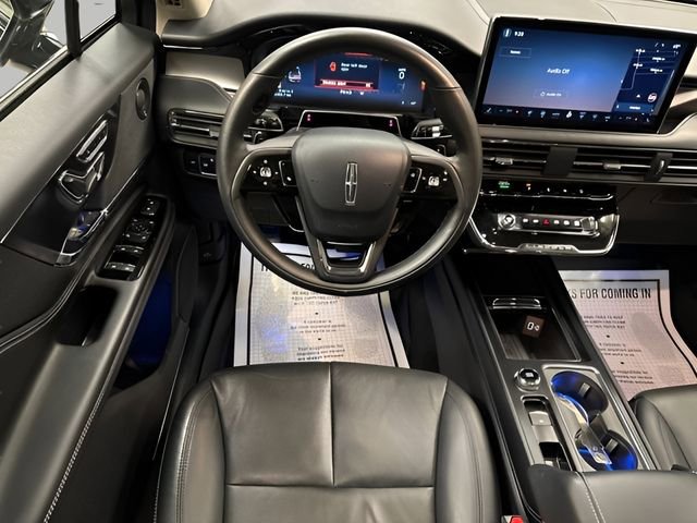 Used 2025 Lincoln Corsair Reserve w/ Equipment Group 202A image 13