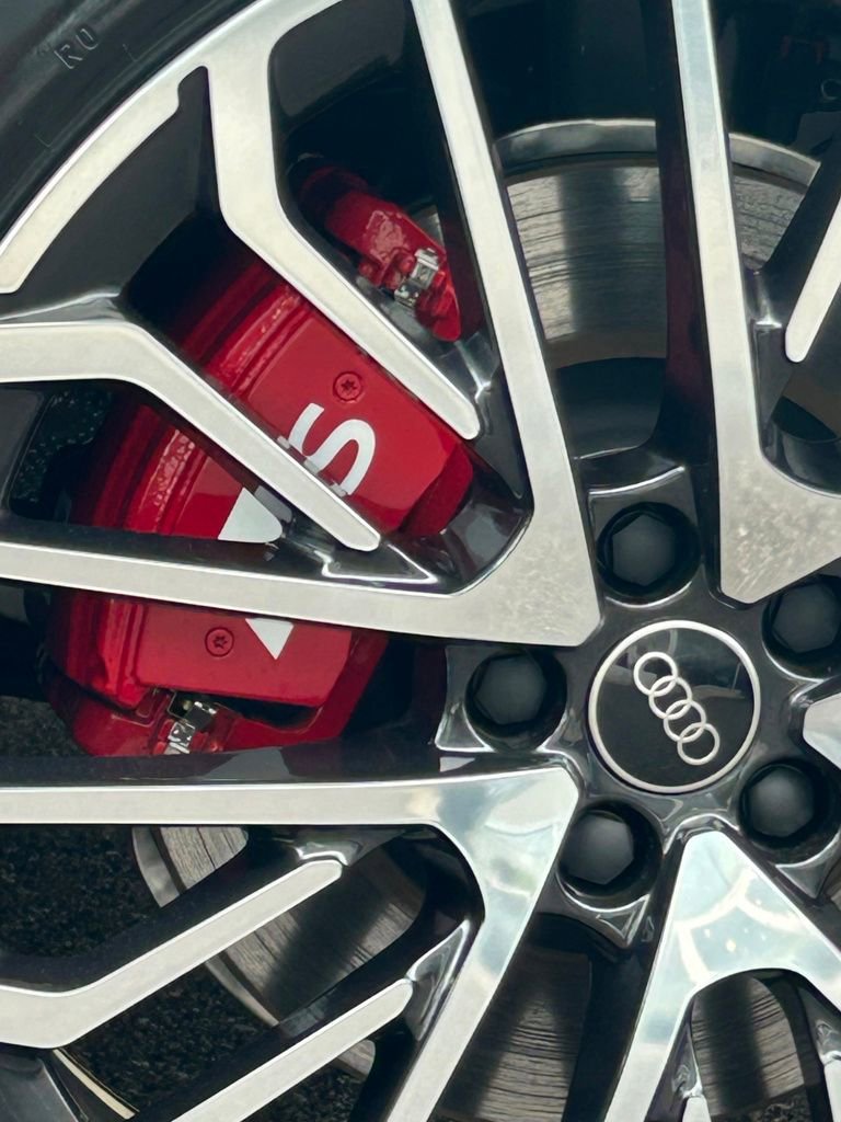 New 2025 Audi SQ5 Premium Plus image 40