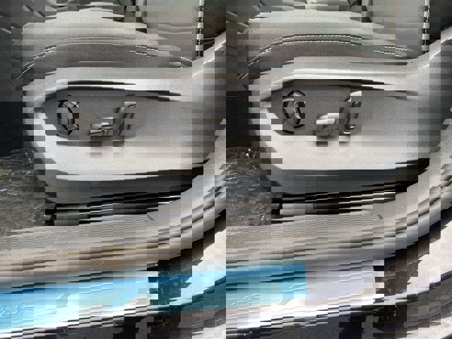 New 2024 Volkswagen Taos SE image 29