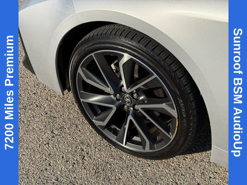 Used 2020 Toyota Corolla SE w/ SE Premium Package FWD image 9