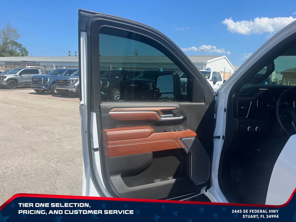 Used 2024 GMC Sierra 2500 Denali Ultimate AWD/4WD image 11