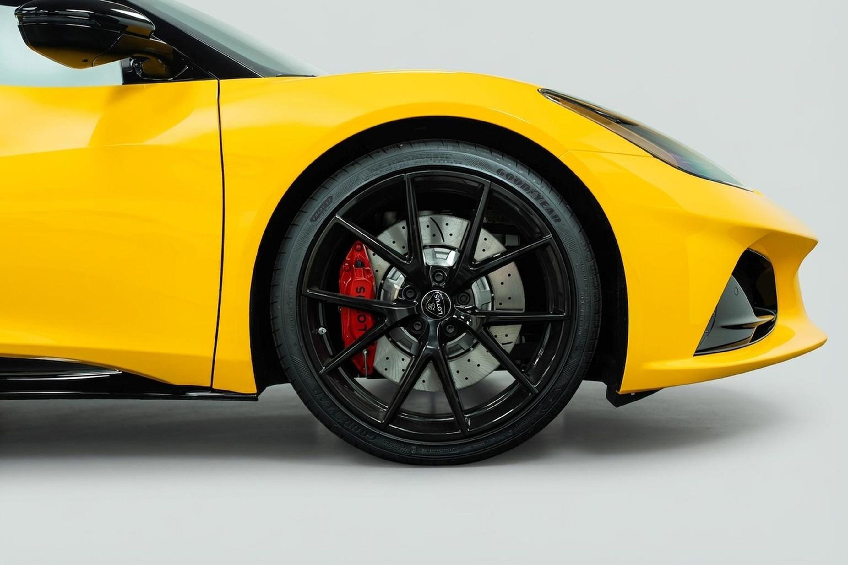 New 2026 Lotus Emira SE image 6