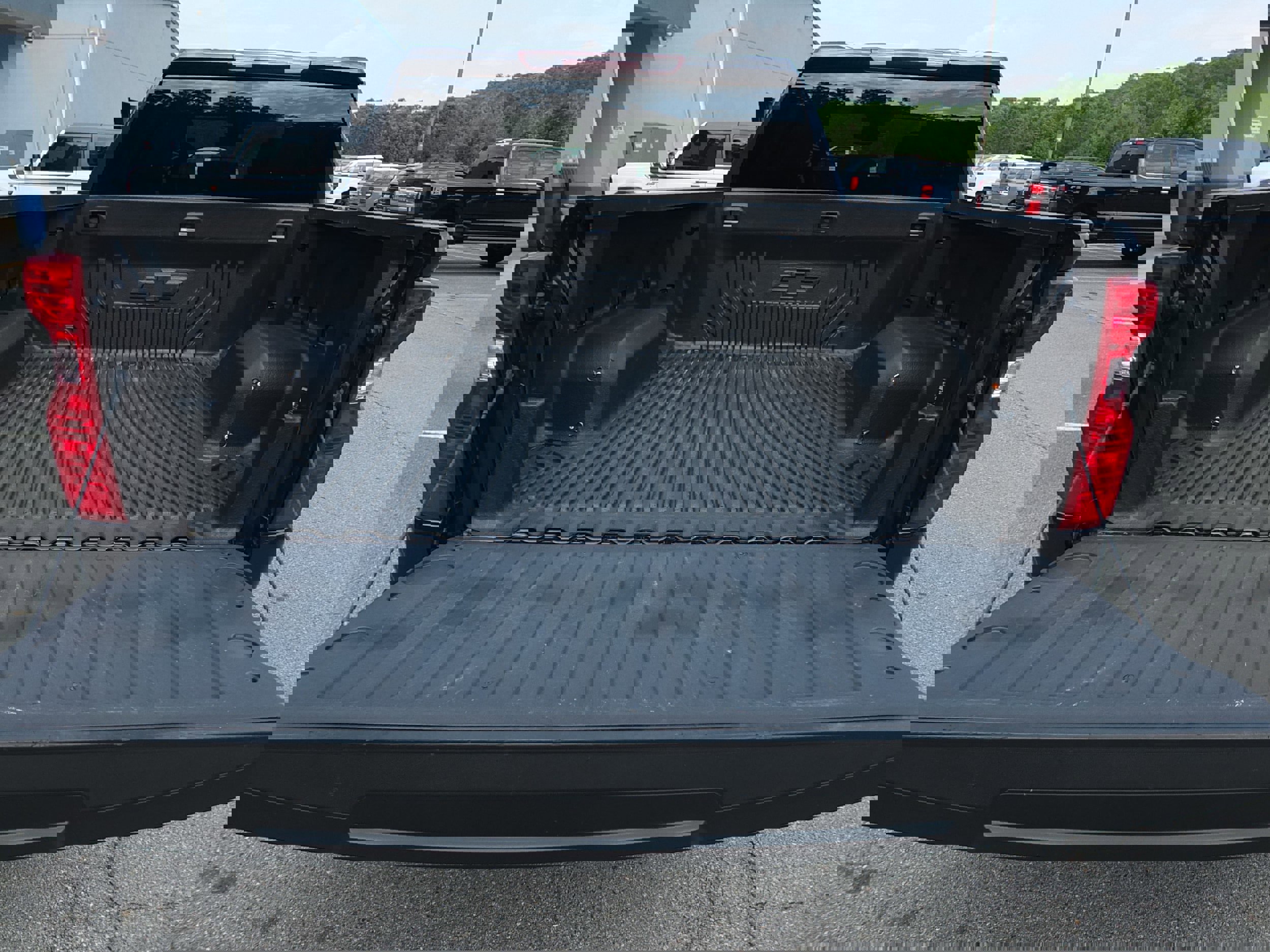 Used 2023 Chevrolet Silverado 1500 LT image 9