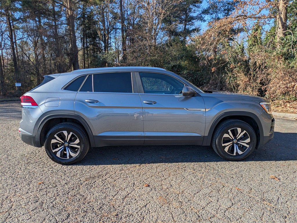 Used 2024 Volkswagen Atlas Cross Sport SE image 3
