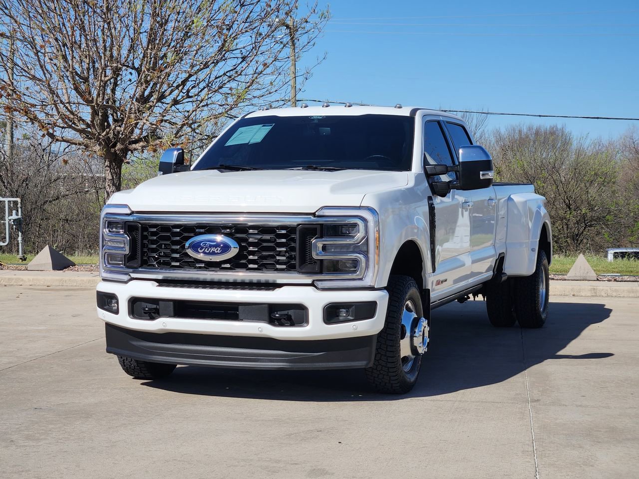 Used 2025 Ford F350 Platinum image 3