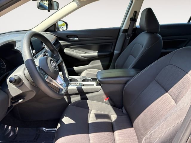 Used 2024 Nissan Altima 2.5 SV FWD image 9