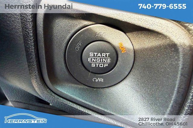 Used 2025 Jeep Gladiator Nighthawk image 18