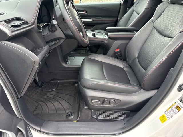 Used 2025 Toyota Sienna XSE image 12