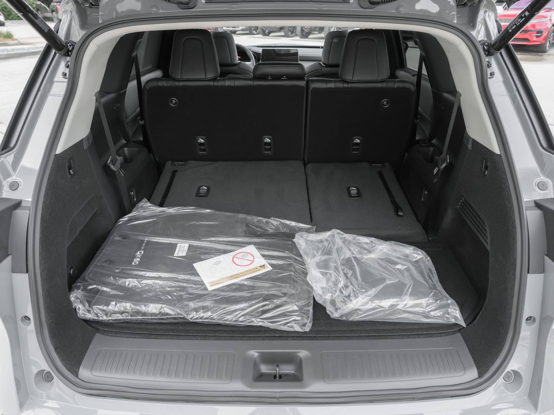 Certified 2026 INFINITI QX60 Luxe w/ Cargo Package FWD image 40