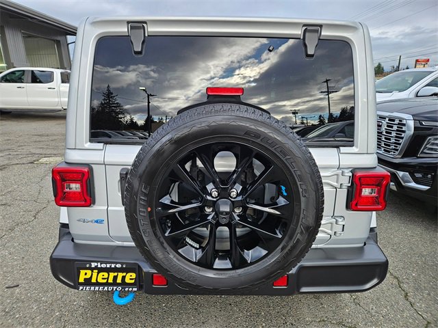 Used 2022 Jeep Wrangler Unlimited Sahara image 4