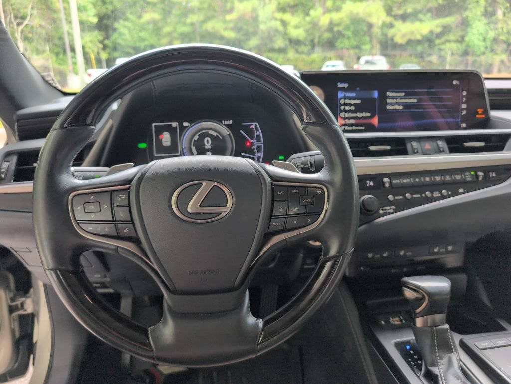 Used 2019 Lexus ES 300h w/ Premium Package FWD image 12