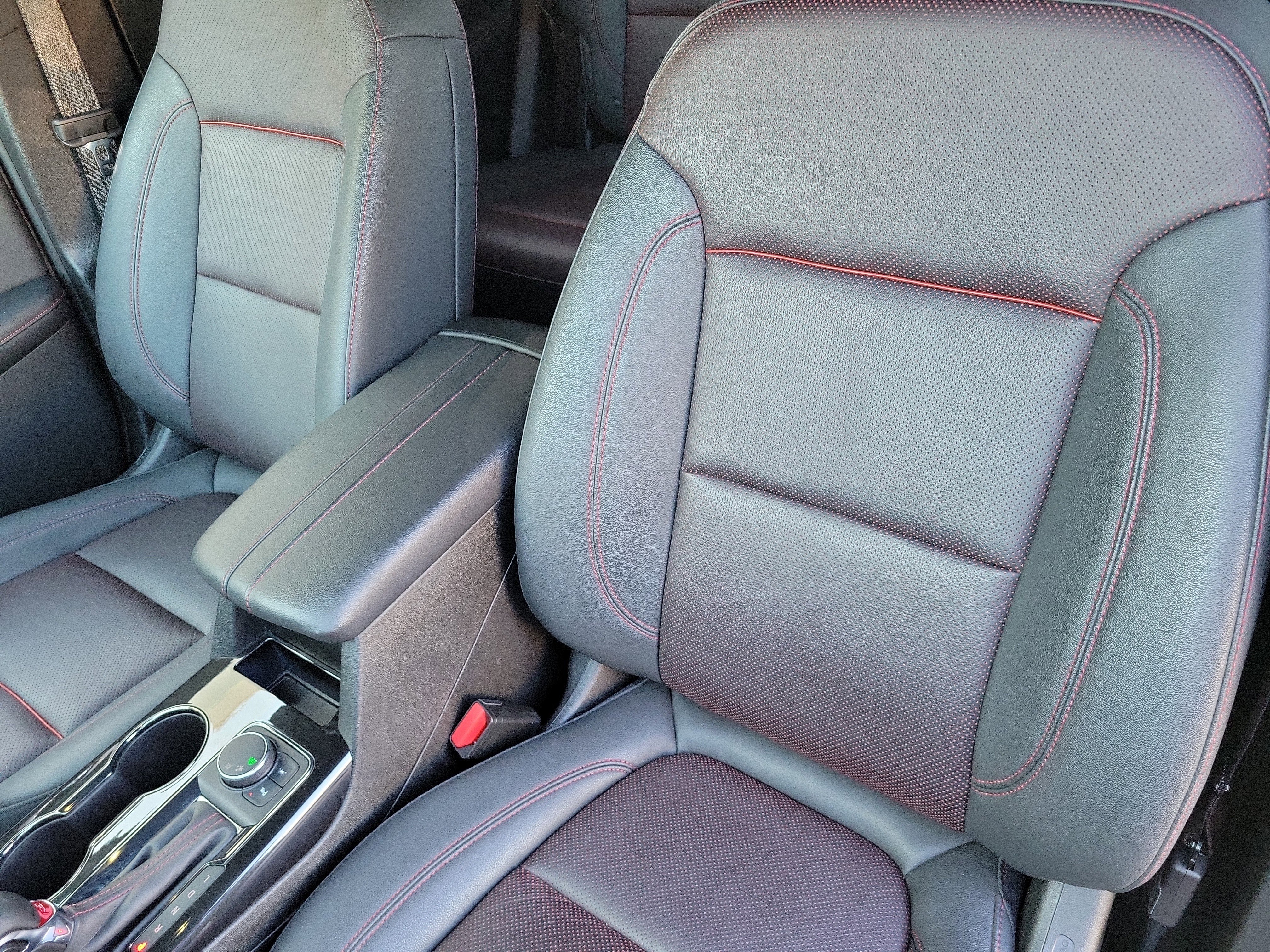 Used 2025 Chevrolet Blazer RS FWD image 11