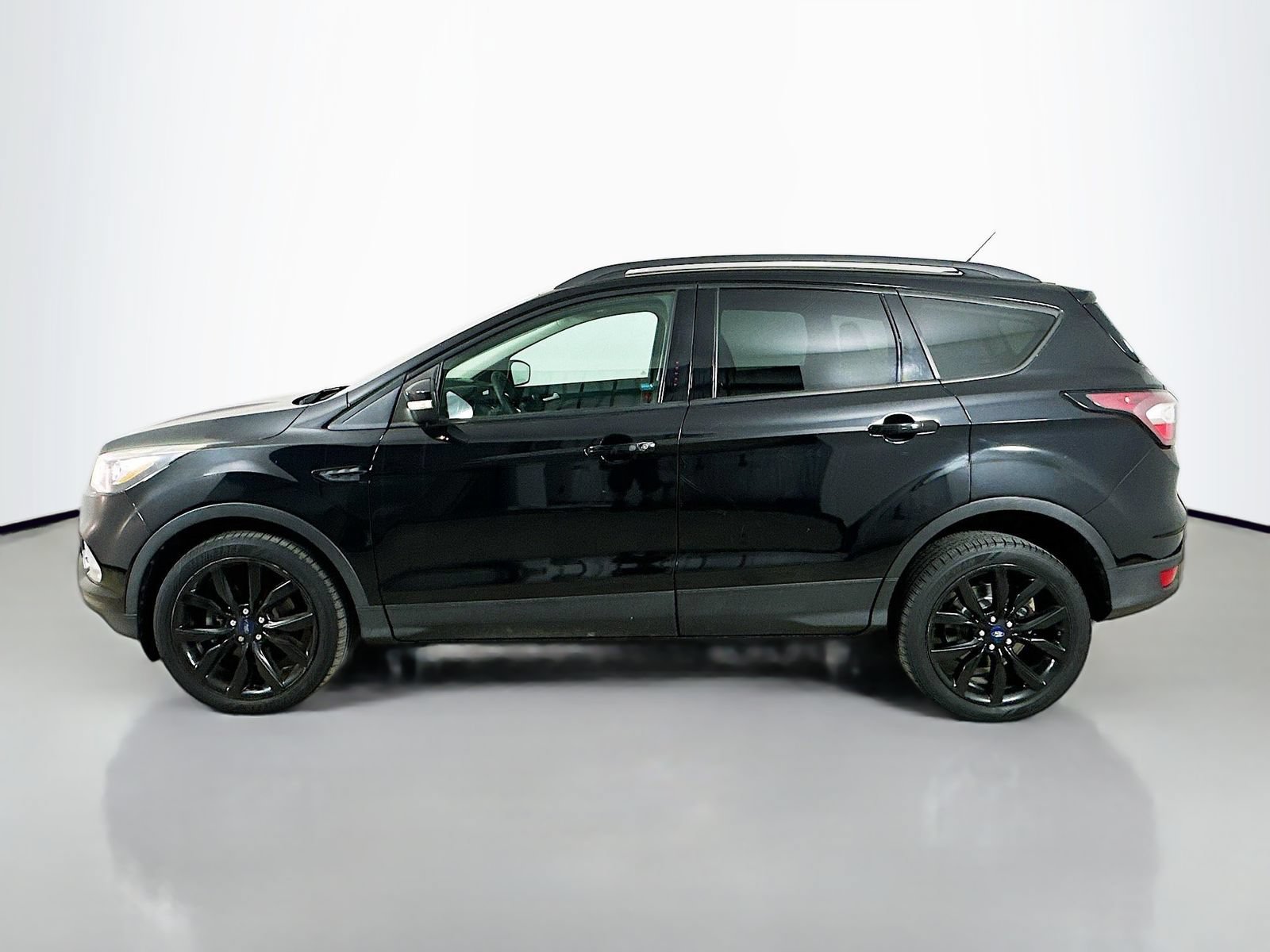 Used 2017 Ford Escape Titanium AWD/4WD image 8