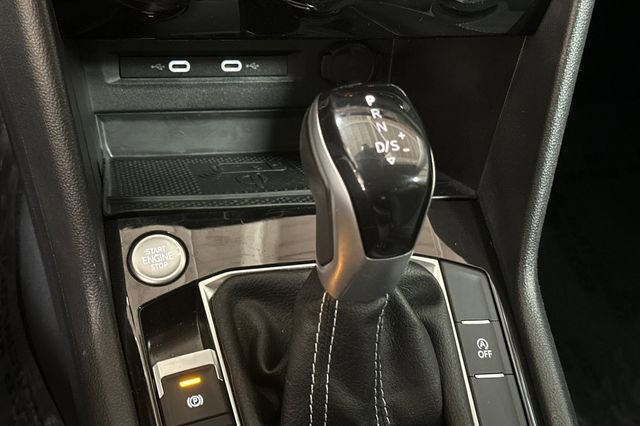 Certified 2023 Volkswagen Taos SE w/ Black Wheel Package image 27