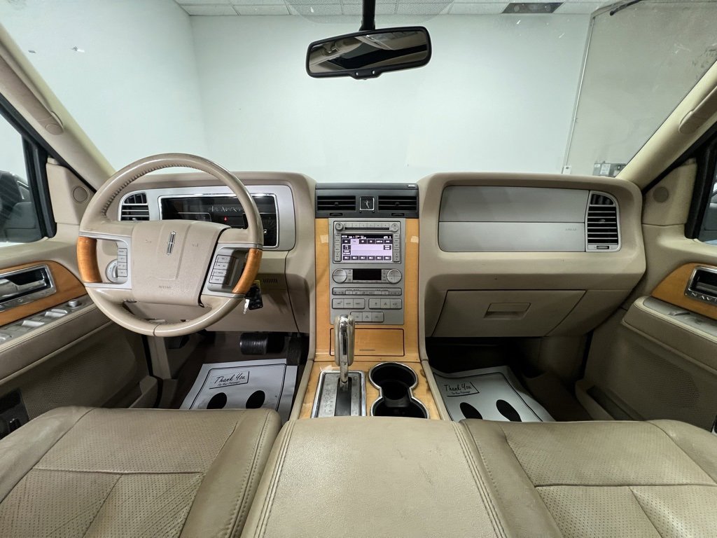 Used 2008 Lincoln Navigator L 4WD image 12