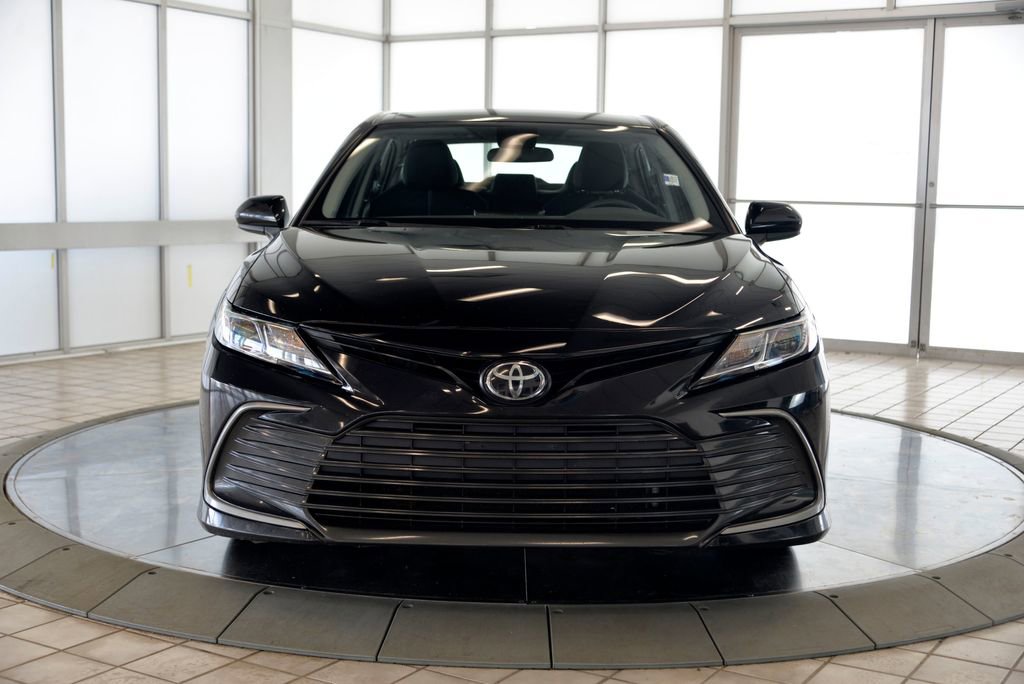 Used 2022 Toyota Camry LE AWD/4WD image 3