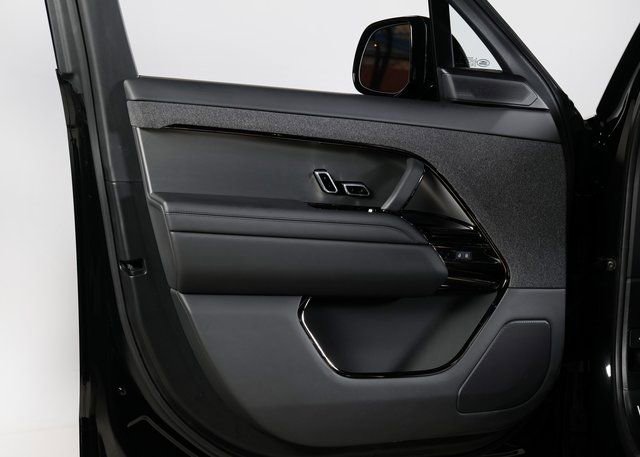 Used 2025 Land Rover Range Rover Sport Dynamic SE image 24
