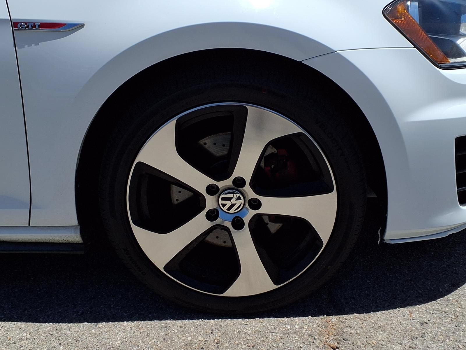 Used 2015 Volkswagen GTI S FWD image 4