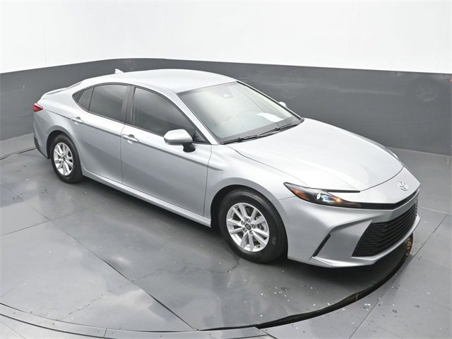 Used 2025 Toyota Camry LE image 25