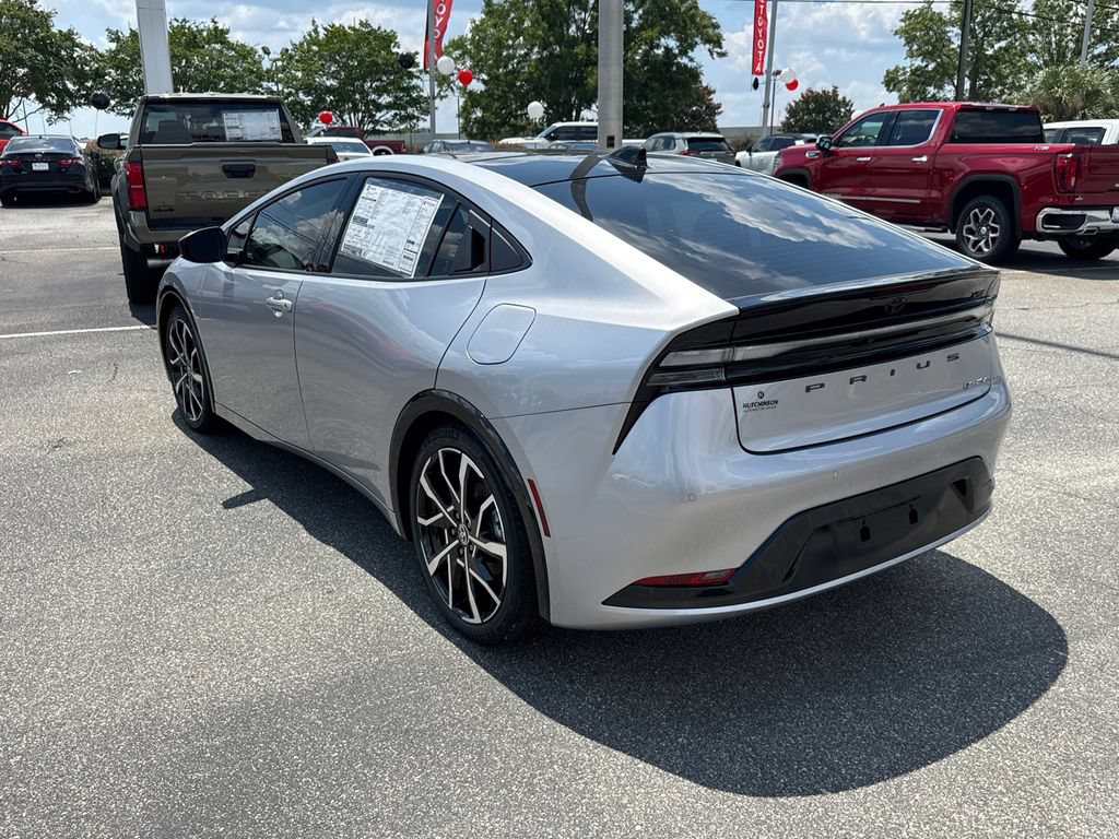 New 2025 Toyota Prius Plug-In Hybrid FWD image 5