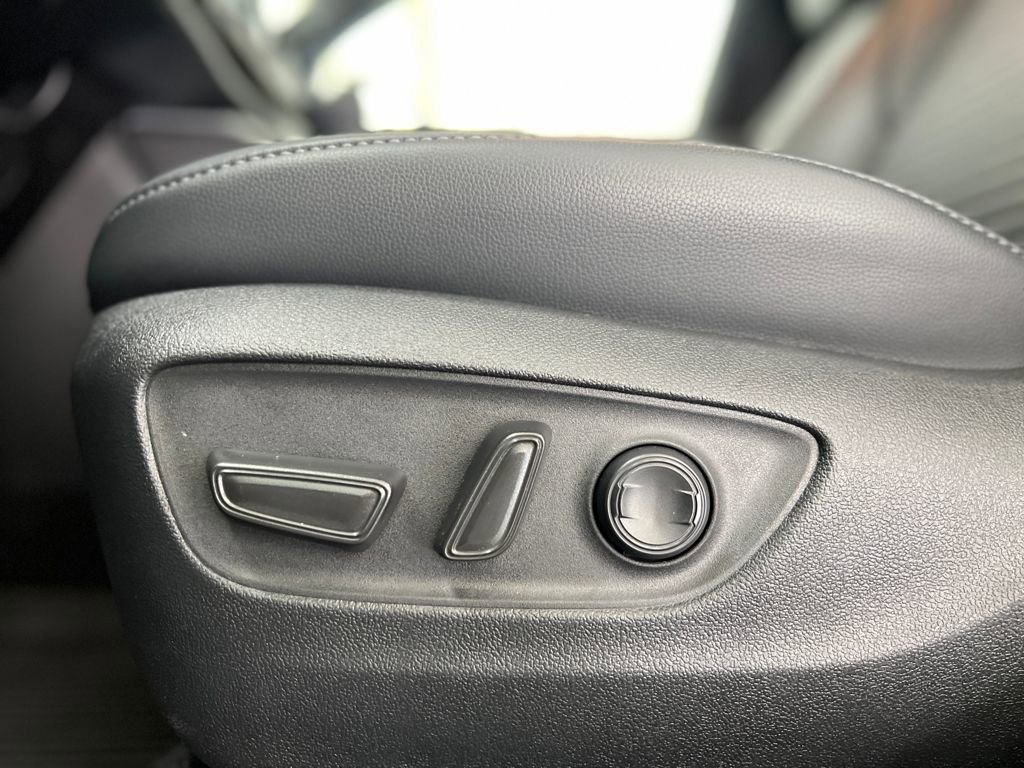 Certified 2025 Toyota Highlander XSE image 13