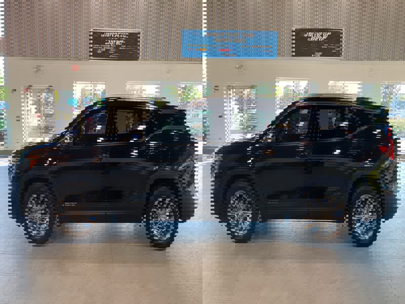 Used 2022 GMC Terrain SLT image 8