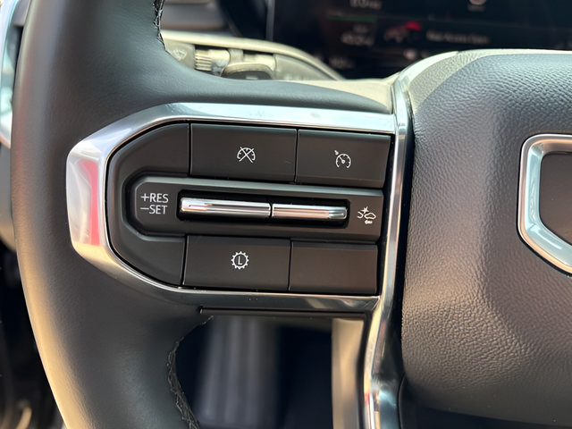 Used 2025 GMC Acadia Elevation FWD image 28