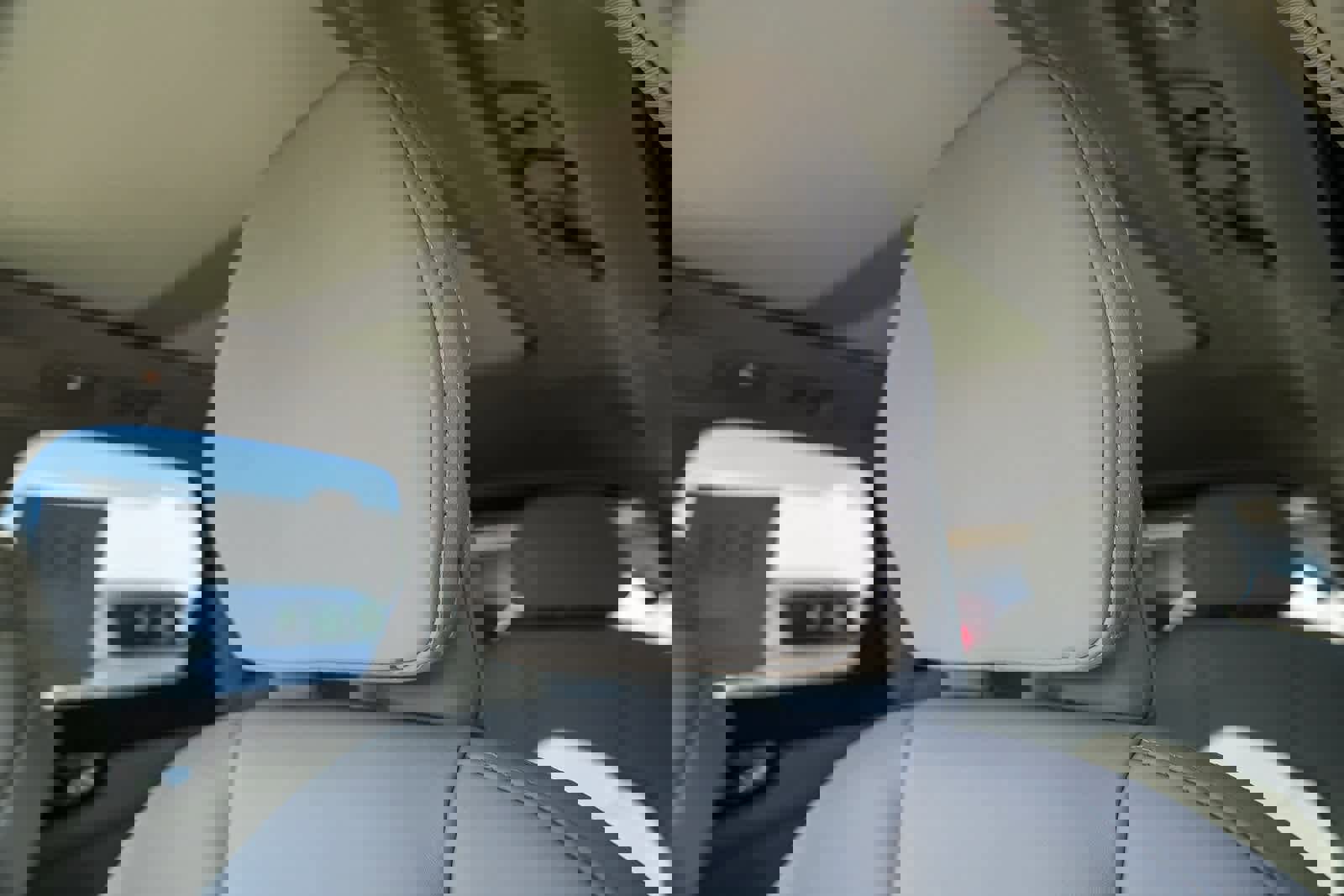 Used 2023 Volvo XC60 B5 Ultimate image 23