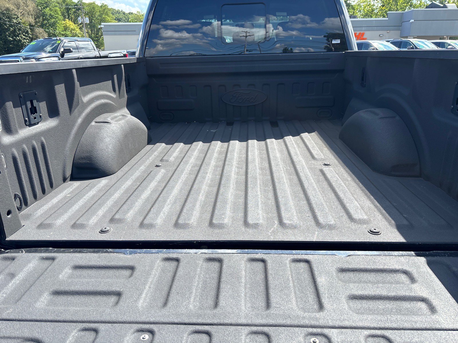 Used 2016 Ford F150 XLT w/ Equipment Group 302A Luxury AWD/4WD image 12