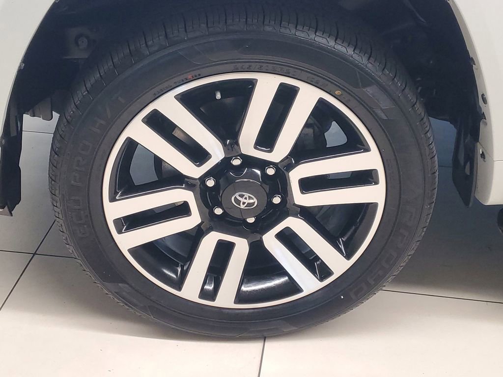 Used 2024 Toyota 4Runner Limited image 4