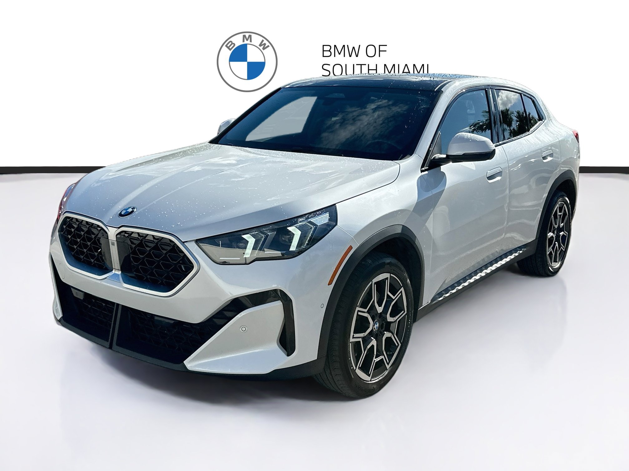 Certified 2025 BMW X2 xDrive28i AWD/4WD image 3