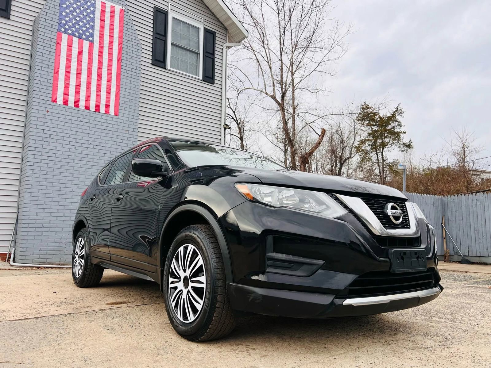 Used 2017 Nissan Rogue S image 5