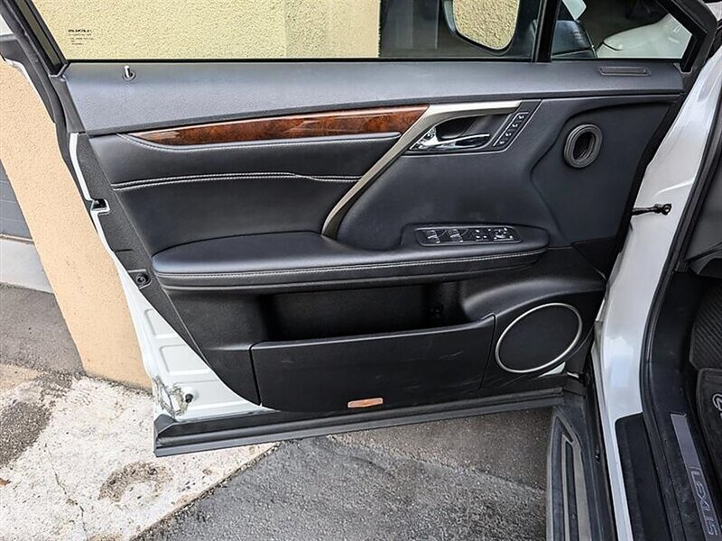 Used 2018 Lexus RX 450h AWD w/ Premium Package image 18